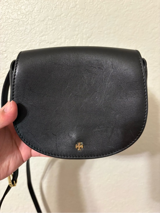 Tory Burch Handbags - Tory Burch Black Leather Saddle Crossbody with Gold Logo